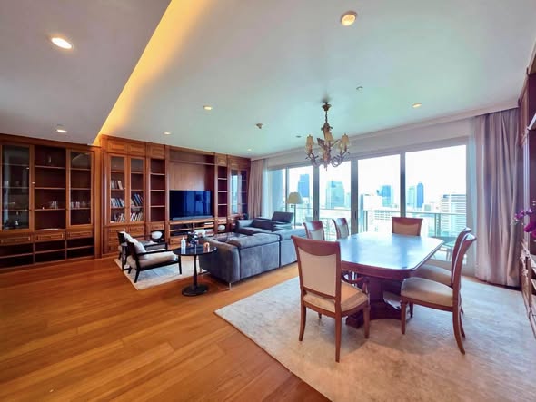 living room and room interior of 185 Rajadamri