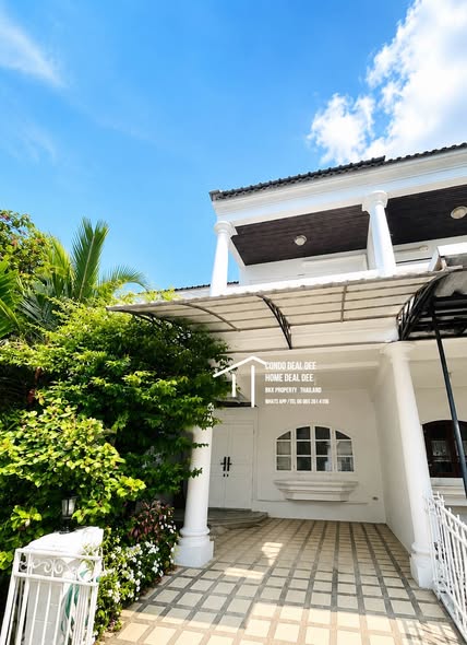 2 storey townhome for daily weekly rent