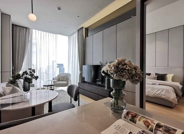 bedroom and living room of 28 Chidlom