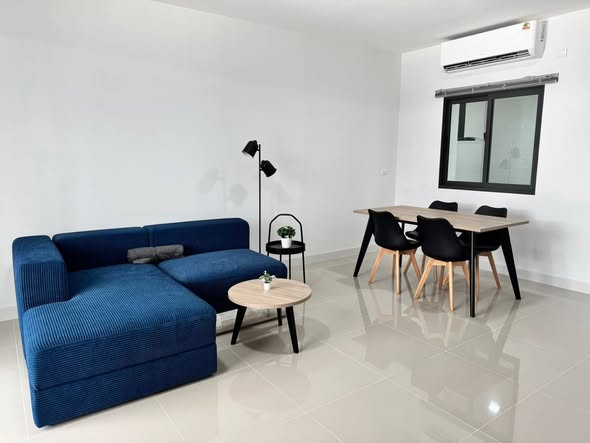living room of พลีโน่ สุขุมวิท-บางนา 3 Pleno Sukhumvit-Bangna 3