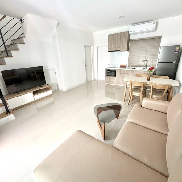 living room of พลีโน่ สุขุมวิท-บางนา 3 Pleno Sukhumvit-Bangna 3
