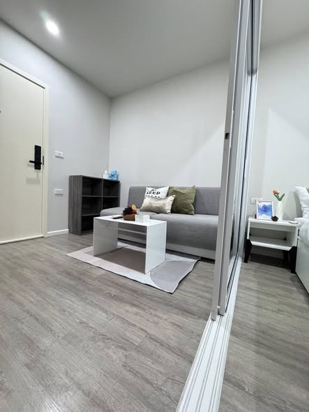 bedroom and room interior of บลู พหลโยธิน 35 | blue Phahonyothin 35 by Grand Unity