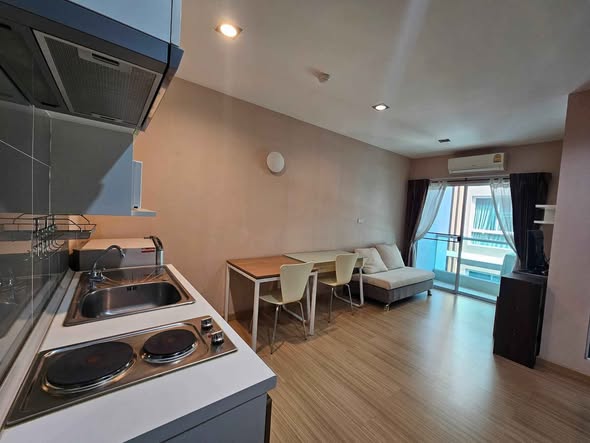 kitchen of คอนโดวันพลัส สวนดอก 4 (One Plus Suandok 4)