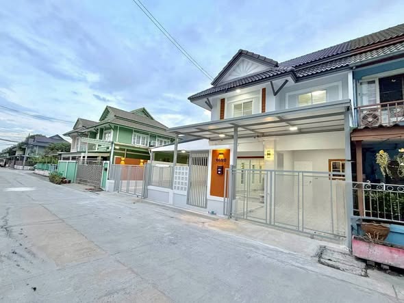 โครงการบ้านแฝด ซอยเพชรเกษม 66