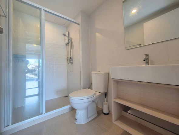 bathroom of ชีวาทัย ฮอลล์มาร์ค ลาดพร้าว – โชคชัย 4 (เฟส 2)
