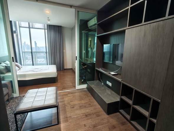 bedroom and room interior of A Space ID Asok-Ratchada