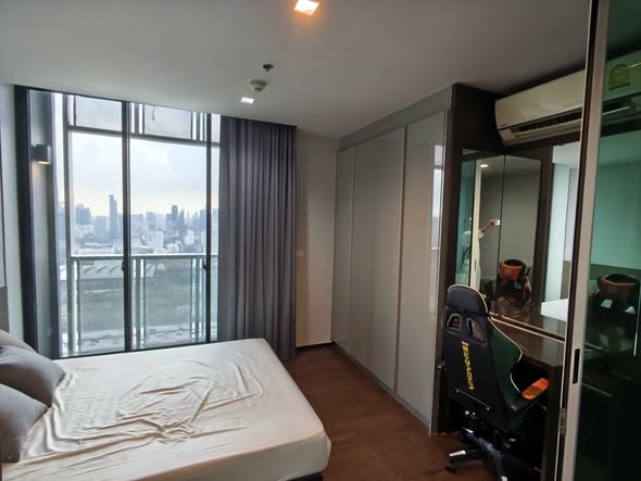 bedroom and room interior of A Space ID Asok-Ratchada