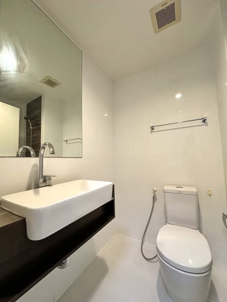 bathroom of A Space ME Sukhumvit 77