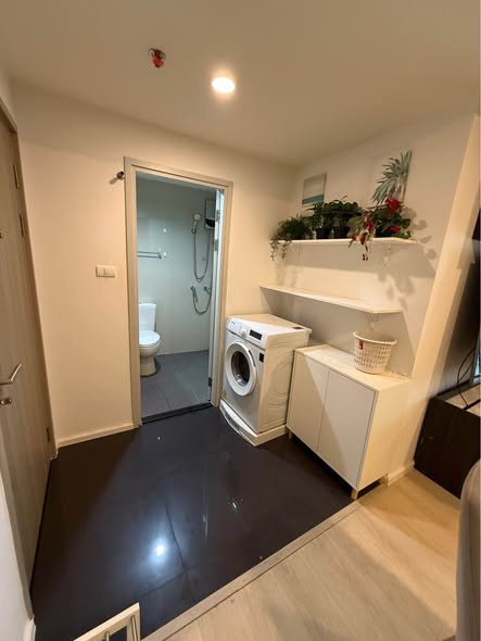 bathroom of A Space Mega 1