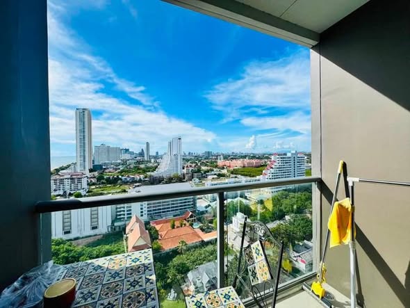 AERAS Beachfront Condominium Jomtien Pattaya