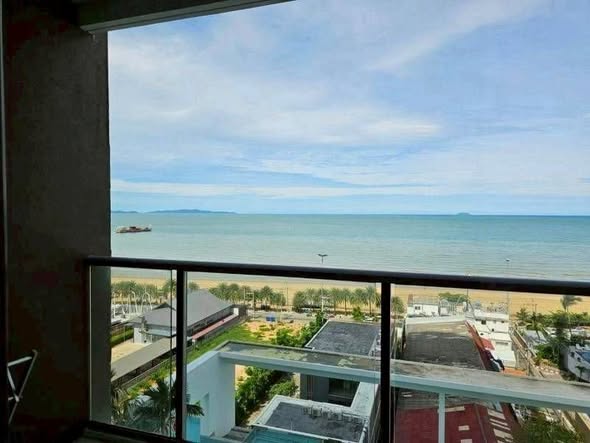 AERAS Beachfront Condominium Jomtien Pattaya