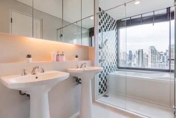 bathroom of Aguston Sukhumvit 22