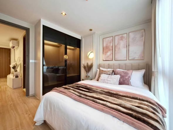 bedroom of Altitude Sam Yan – Si Lom