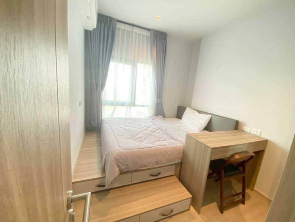 bedroom of Altitude Unicorn Sathorn