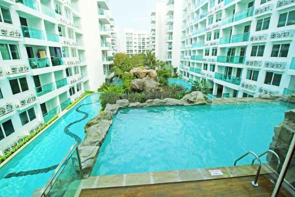 pool of Amazon Residence