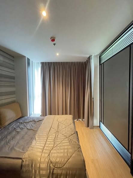 bedroom and room interior of Andromeda