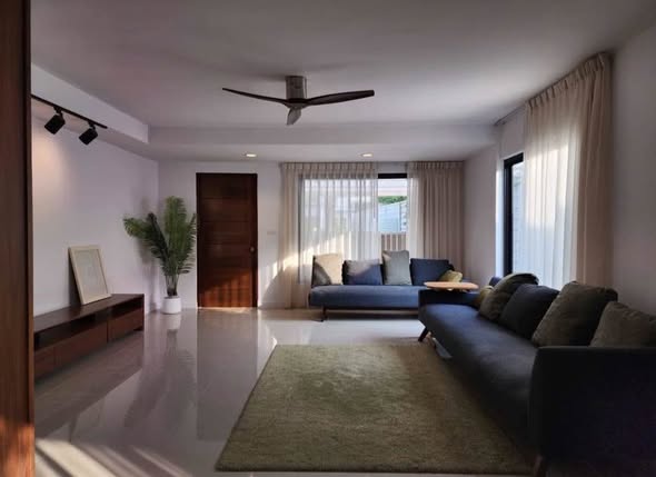 living room and room interior of Areeya Mandarina Sukhumvit 77