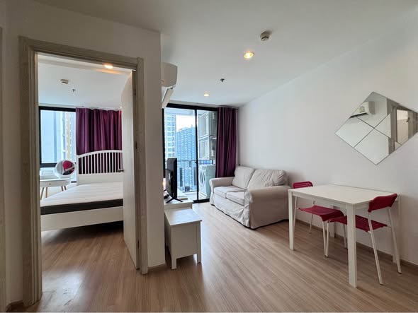 bedroom and room interior of Artemis Sukhumvit 77