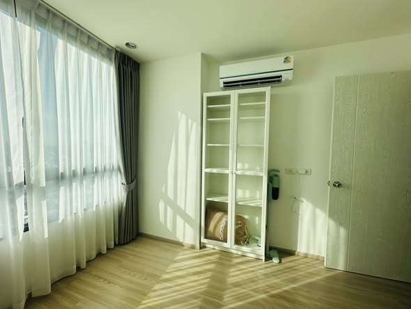 bedroom and room interior of Artemis Sukhumvit 77