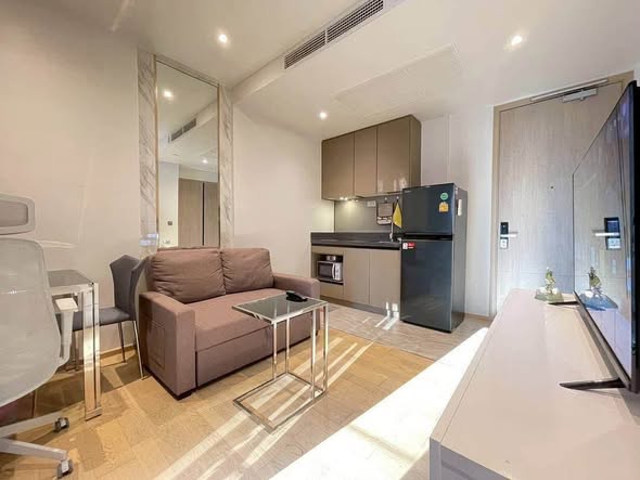 living room and bedroom of ASHTON Asoke – Rama 9