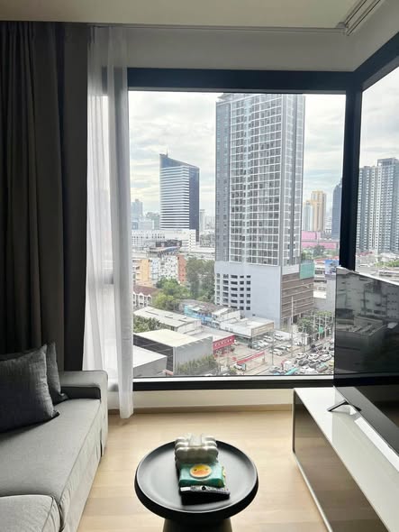 living room and bedroom of ASHTON Asoke – Rama 9