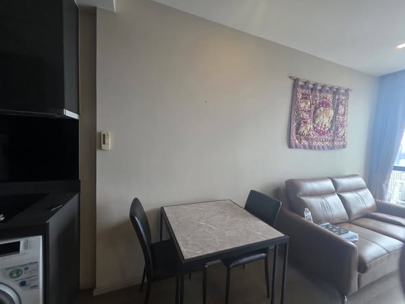 bedroom of Ashton Asoke
