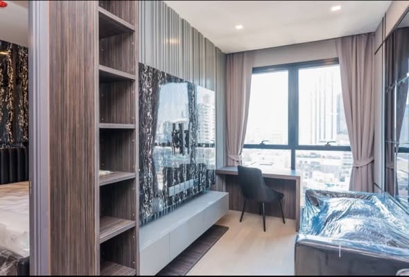 bedroom of Ashton Asoke
