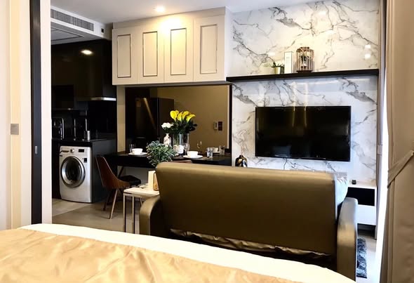 bedroom of Ashton Asoke