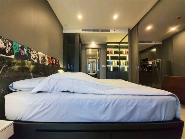 bedroom of Ashton Asoke