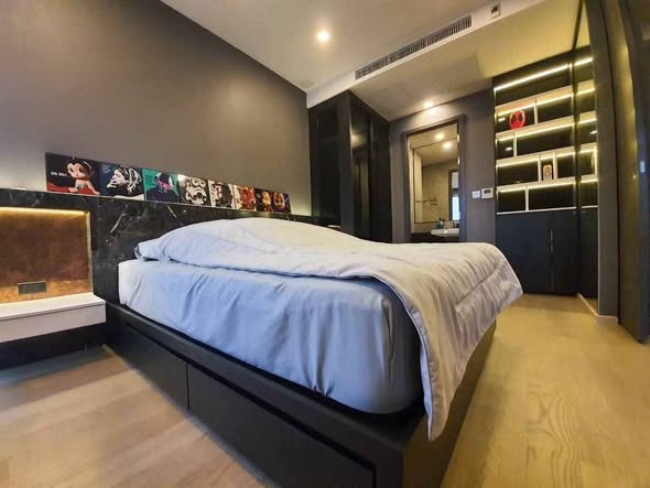 bedroom of Ashton Asoke