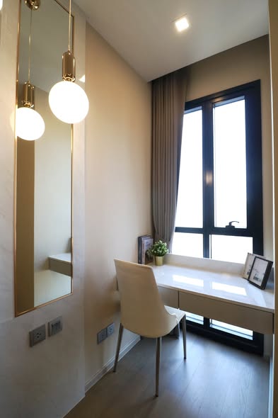 bedroom of Ashton Asoke