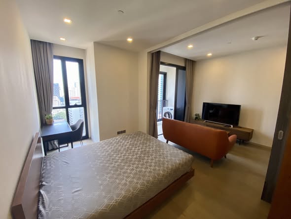 bedroom of Ashton Asoke