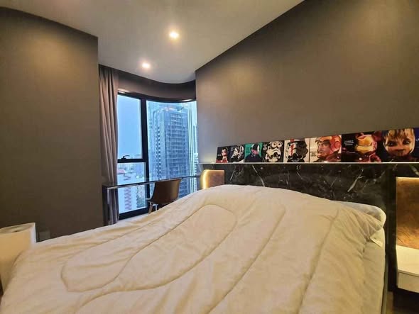 bedroom of Ashton Asoke
