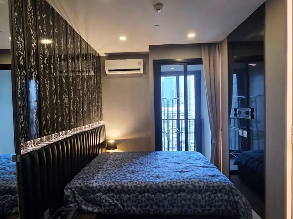 bedroom of Ashton Asoke