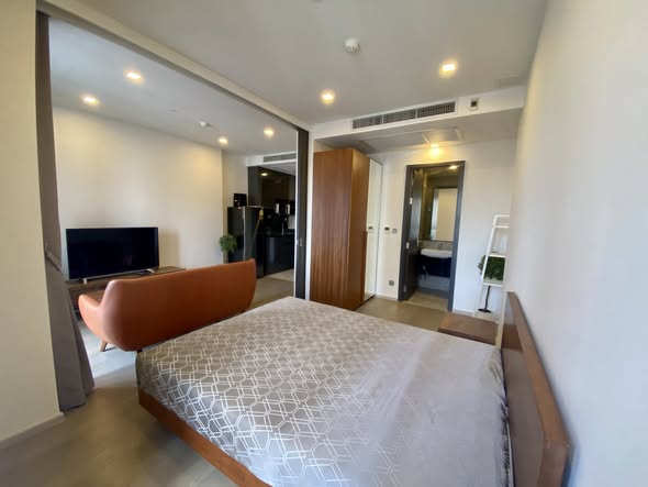 bedroom of Ashton Asoke