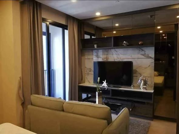 bedroom and living room of Ashton Asoke