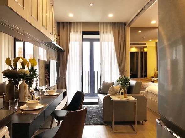 bedroom and living room of Ashton Asoke