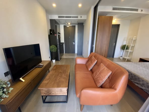 living room and bedroom of Ashton Asoke