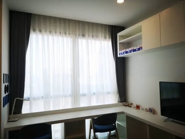 bedroom and room interior of Ashton Chula-Silom