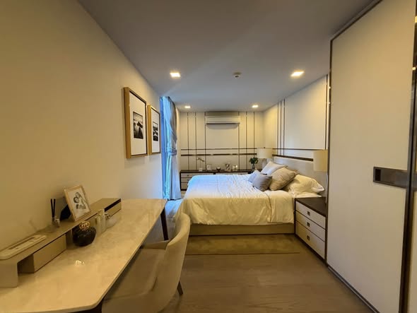 bedroom and room interior of Ashton Residence 41
