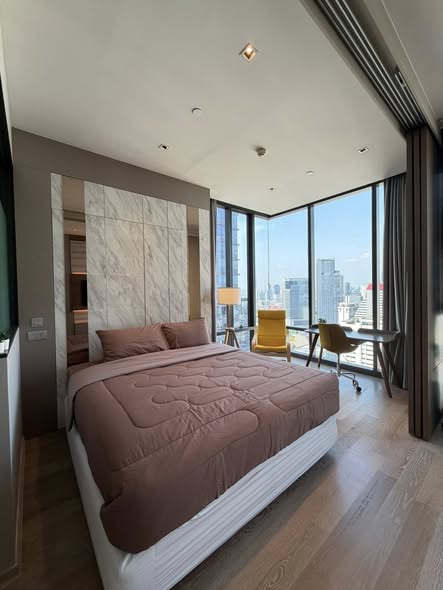 bedroom of Ashton Silom