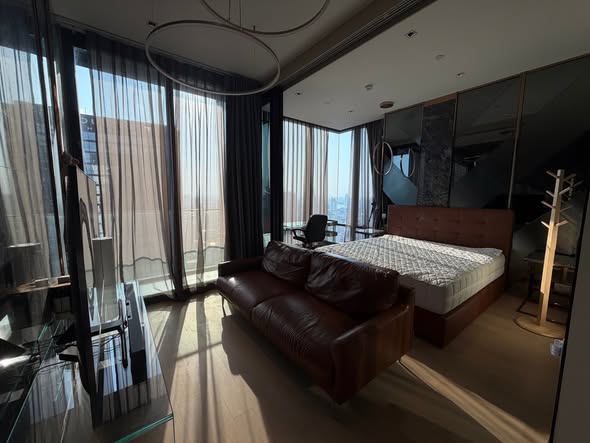 bedroom of Ashton Silom