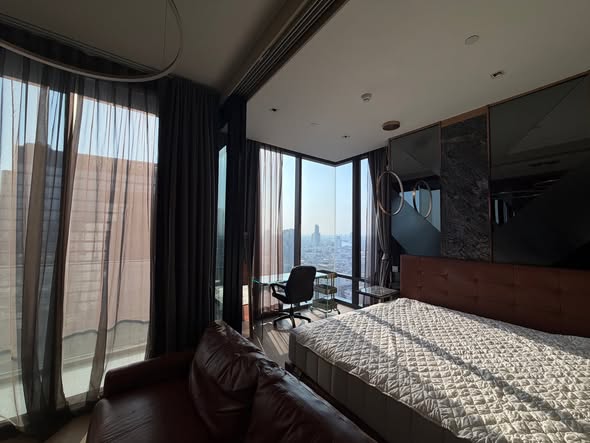 bedroom and room interior of Ashton Silom