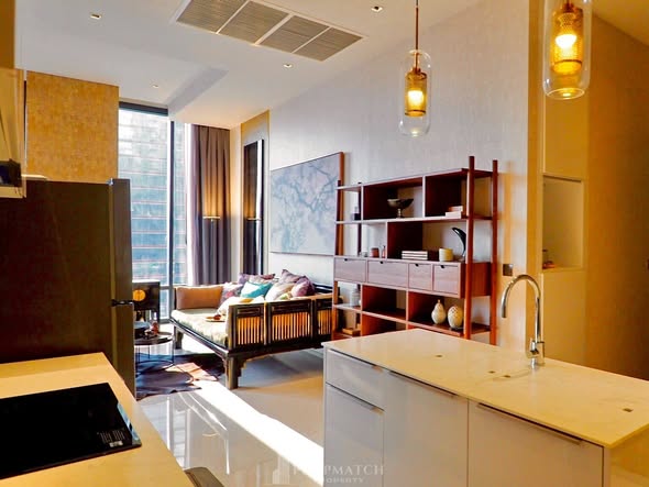 Ashton Silom