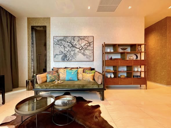 living room of Ashton Silom
