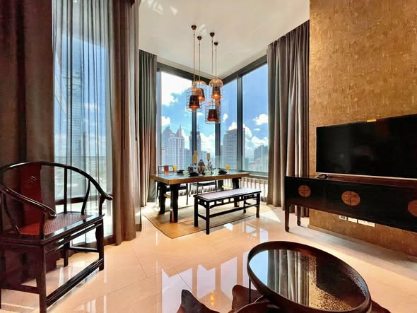 living room of Ashton Silom