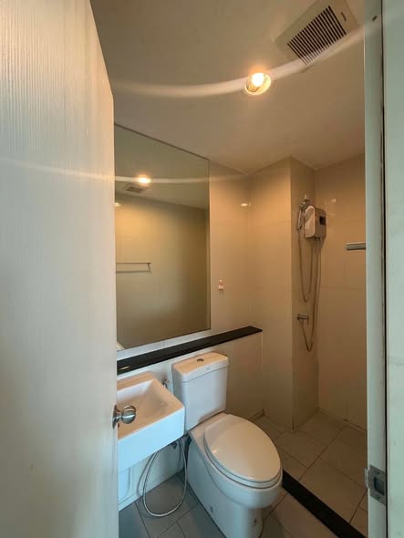 bathroom of Aspire Erawan Tower B