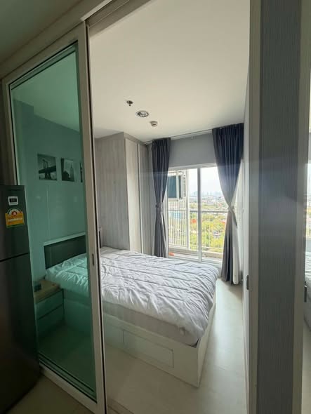 bedroom and room interior of Aspire Erawan Tower B