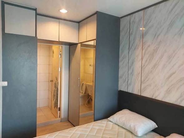 bedroom and room interior of Aspire Ngamwongwan