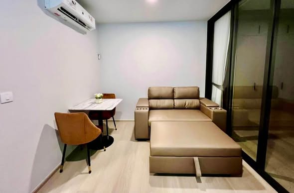 living room of Aspire Onnut Station